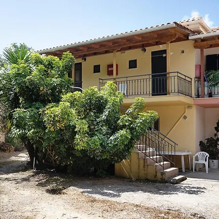 Vardia B Apartment